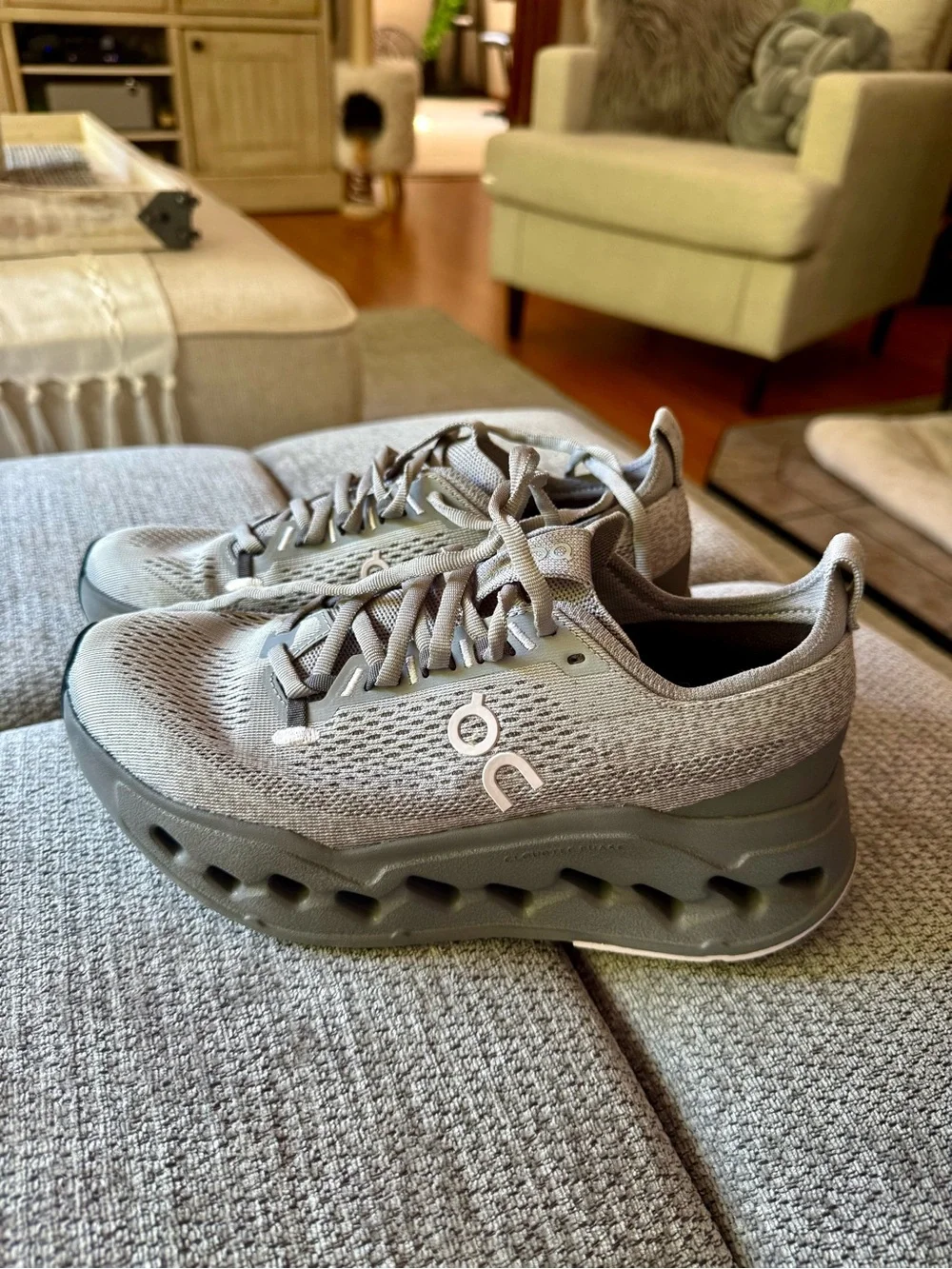 On Cloud Women's Athletic Shoes - Grey